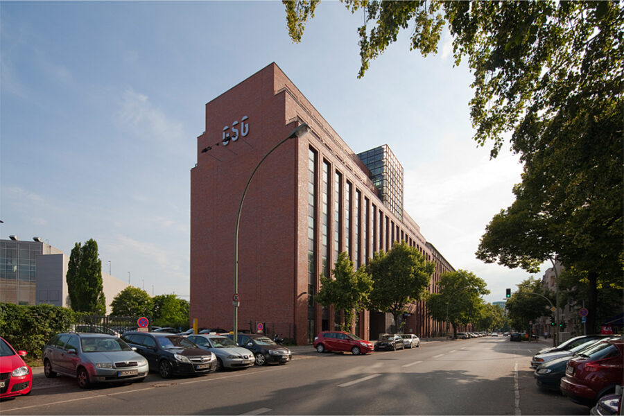 Büro in Berlin-Charlottenburg ++ Verkabelung, Serverschrank, Linoleumfußboden, klimatisiert, - Hofansicht