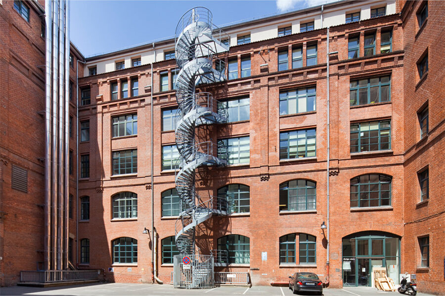 Büro in Berlin-Charlottenburg wartet auf Ihren Einzug - Glasfaseranbindung - interessantes Umfeld - Hofansicht
